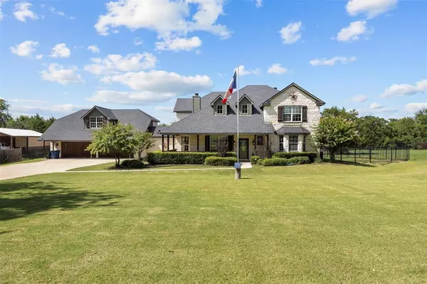 3175 Collins Road, Burleson, TX 76028