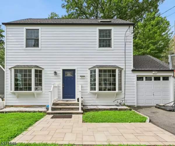 43 Amherst Pl, Livingston Twp., NJ 07039