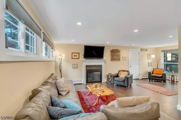 Ridgewood Village, NJ 07450,931 N Monroe St