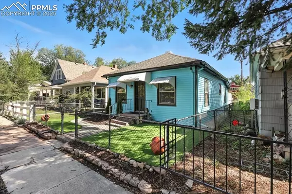 2004 W Cucharras ST, Colorado Springs, CO 80904
