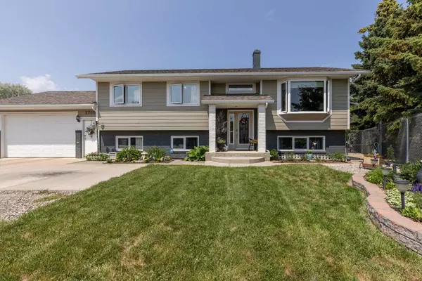 Lethbridge, AB T1K 2Y1,2705 32A AVE S