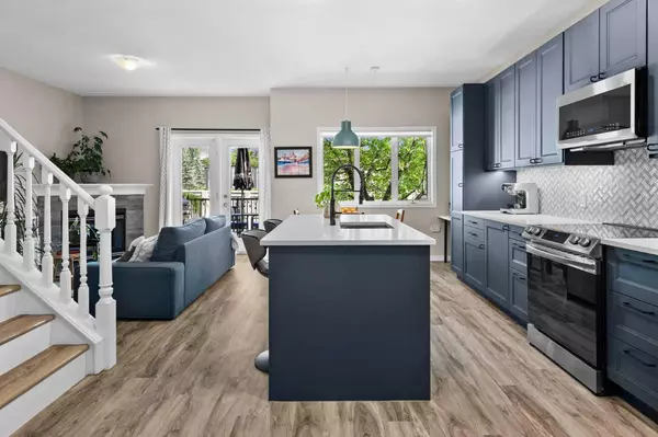 96 Simcoe PL SW, Calgary, AB T3H 4T8