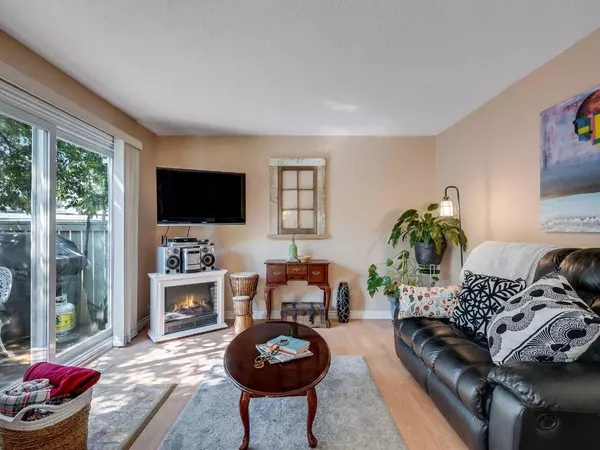 Calgary, AB T2J0A4,251 90 AVE SE #1