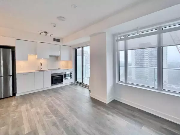 Toronto C10, ON M4P 0E4,195 Redpath AVE #1004