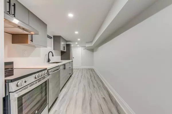 Toronto C02, ON M6G 3W1,1190 Ossington AVE #Bsmt