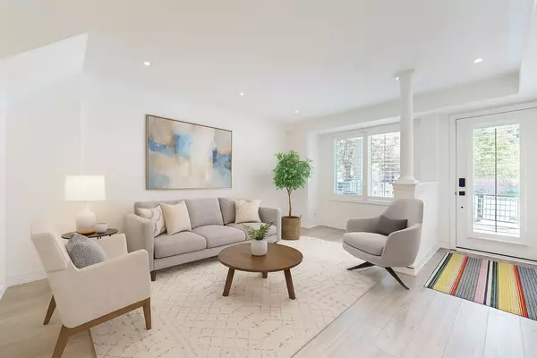 Toronto E02, ON M4L 2A2,86 Woodbine AVE
