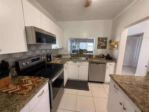 Lauderdale By The Sea, FL 33308,4117 E Bougainvilla Dr #412