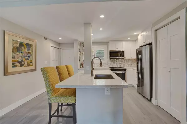 Boca Raton, FL 33486,930 SW 9th Street Cir #104