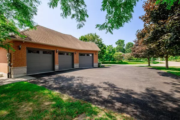 Whitchurch-stouffville, ON L4A 1M4,2 Robert Gray RD