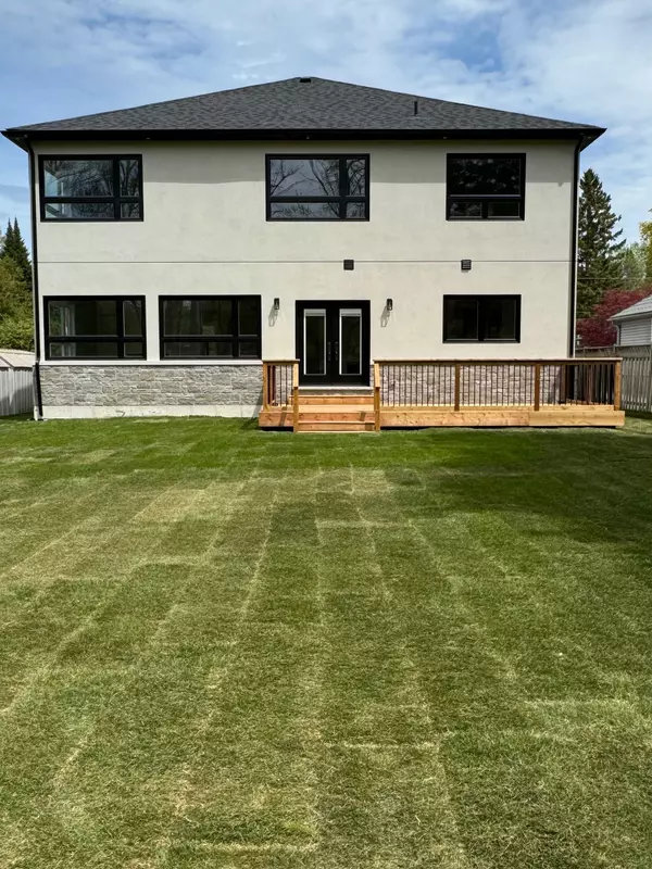 Innisfil, ON L0L 1W0,1012 Ferrier AVE