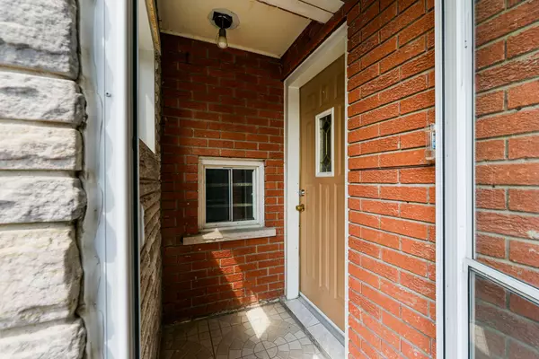Vaughan, ON L4L 2X6,119 Albany DR