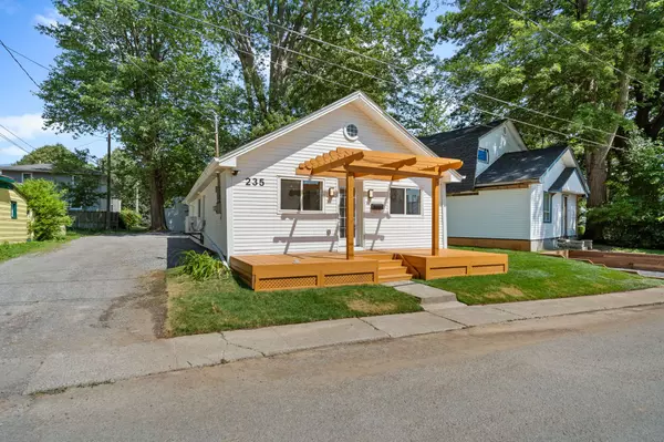 Fort Erie, ON L0S 1B0,235 Lincoln RD W