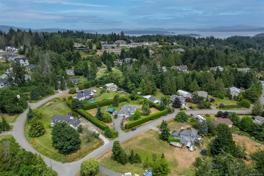 10978 Cedar Lane, North Saanich, BC V8L 5R1