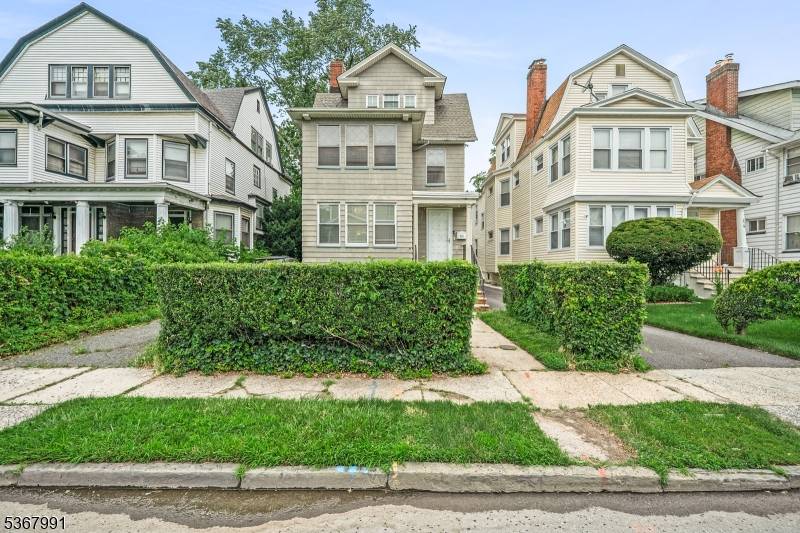 281 S Burnett St, East Orange City, NJ 07018