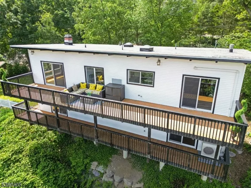 49 Chilhowie Dr, Kinnelon Boro, NJ 07405