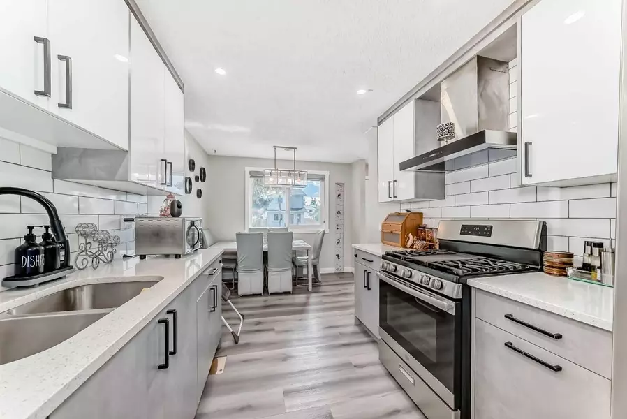 91 Aberdare RD NE, Calgary, AB T2A 6V8