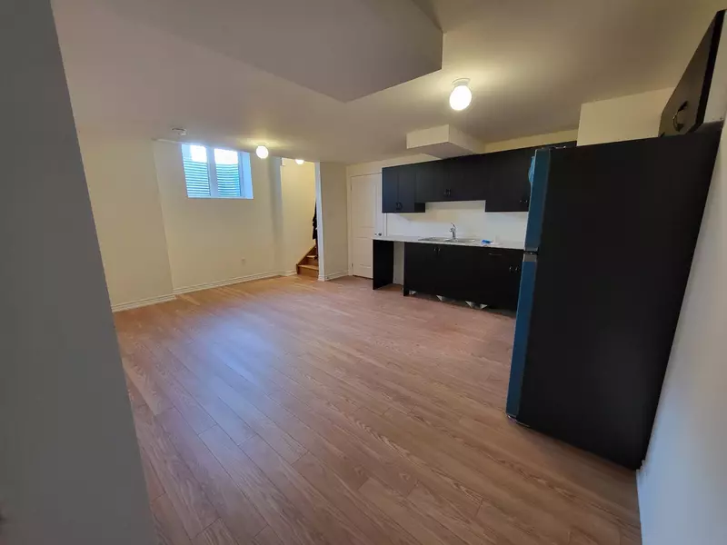 39 Bannister RD #Unit 1, Barrie, ON L9J 0L5