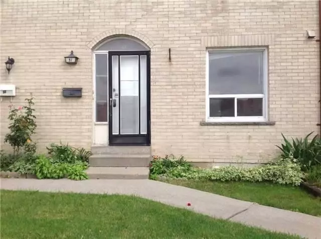 7440 Goreway DR #31, Mississauga, ON L4T 2V2