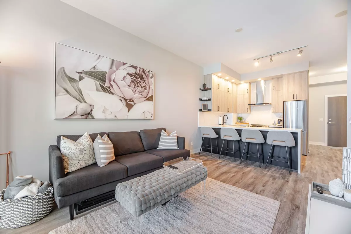 Toronto C08, ON M4Y 0A4,28 Linden ST #2207