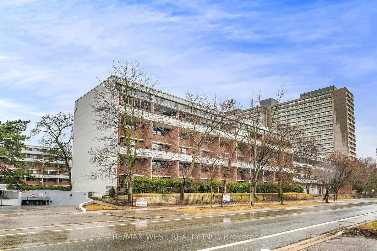 Toronto C11, ON M3C 3E7,155 Leeward Glenway #305