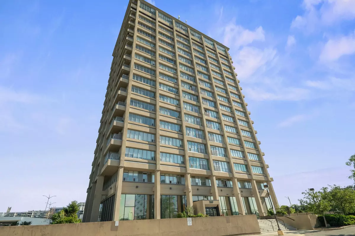 Toronto C11, ON M3C 1V1,797 Don Mills RD #205