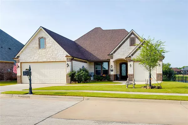 6605 Pinehurst Drive, Granbury, TX 76049