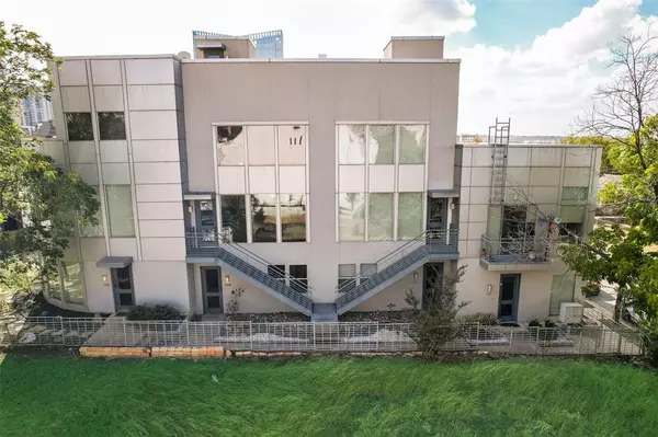 959 W Bluff Street #105, Fort Worth, TX 76102