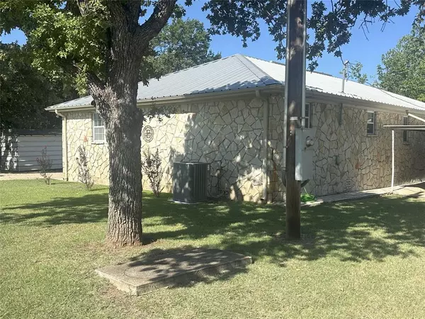 Eastland, TX 76448,406 County Road 530