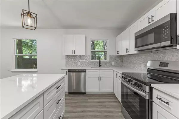 2549 Hunting Drive, Fort Worth, TX 76119