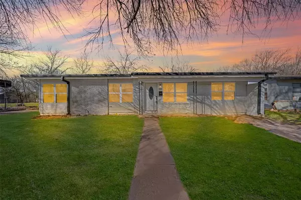 Mcgregor, TX 76657,510 Willow Way
