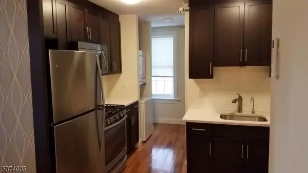 11 Union Place Apt 2B, Summit City, NJ 07901