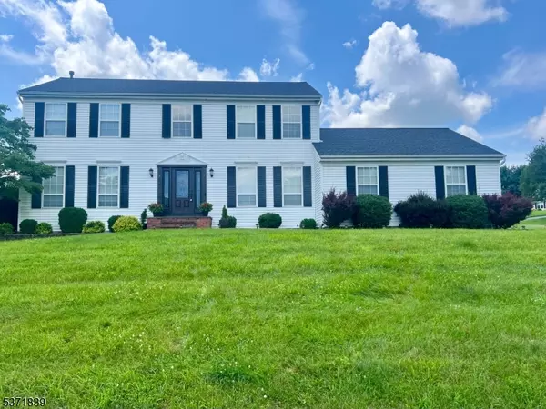 7 Johnston Dr, Raritan Twp., NJ 08822