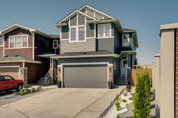 73 Red Sky TER Northeast, Calgary, AB T3N1M9