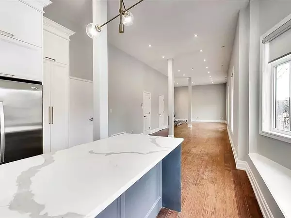 Toronto C08, ON M4X 1P7,543A Parliament ST