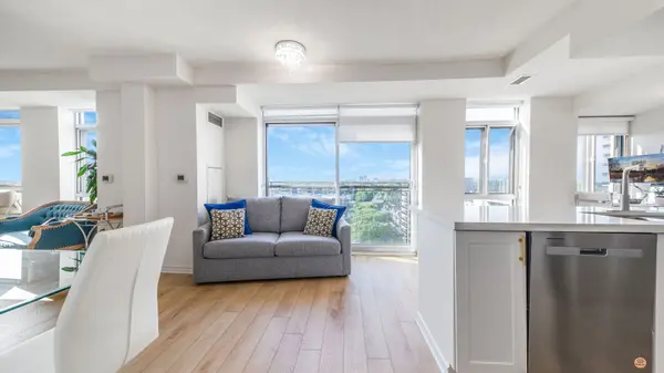 15 Maplewood AVE #1002, Toronto C03, ON M6C 4B4