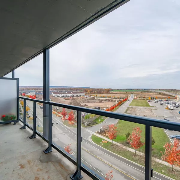 Burlington, ON L7M 2A8,3210 Dakota Common CIR #709