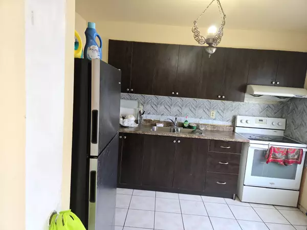 Mississauga, ON L4T 2V2,7440 Goreway DR #31
