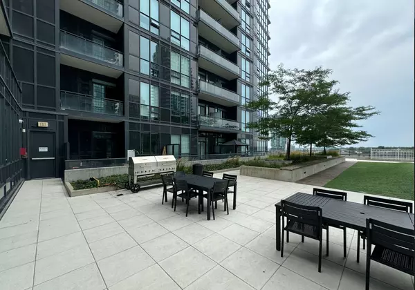 510 Curran PL #211, Mississauga, ON L5B 0J8