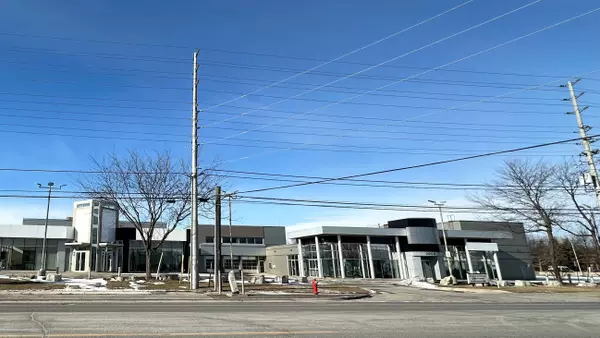 225 Dundas ST E, Mississauga, ON L5A 1W8