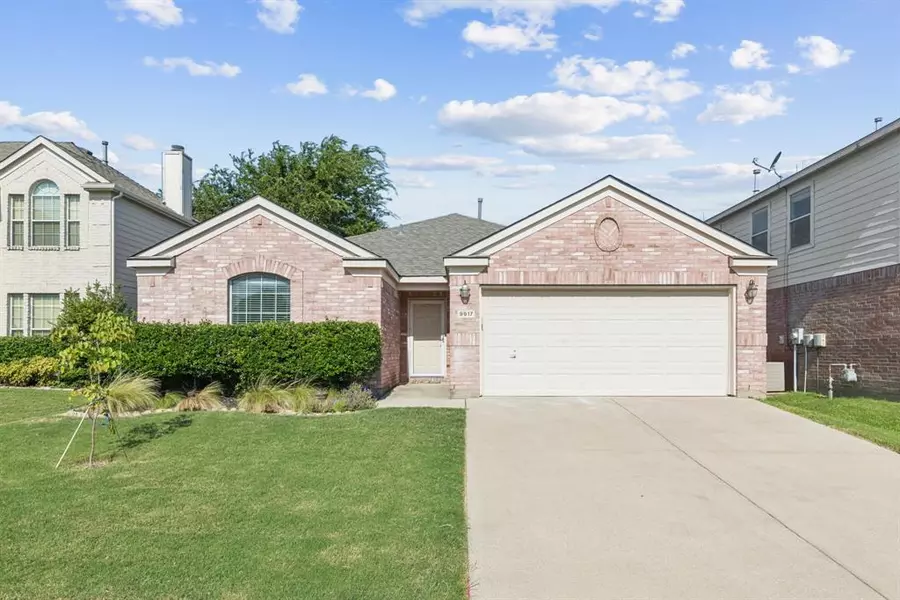 9917 Chadbourne Road, Fort Worth, TX 76244