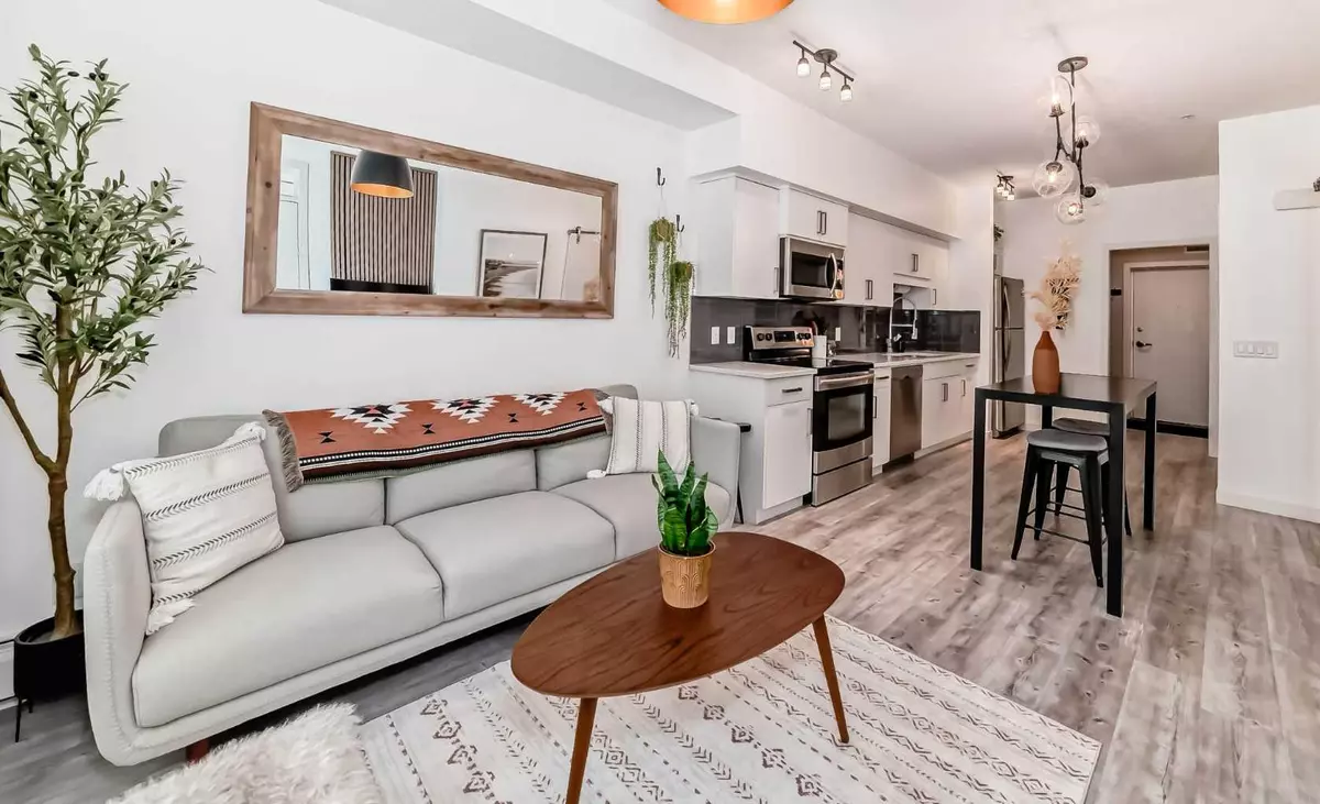 Calgary, AB T3H 0Y4,7 Westpark Common SW #104