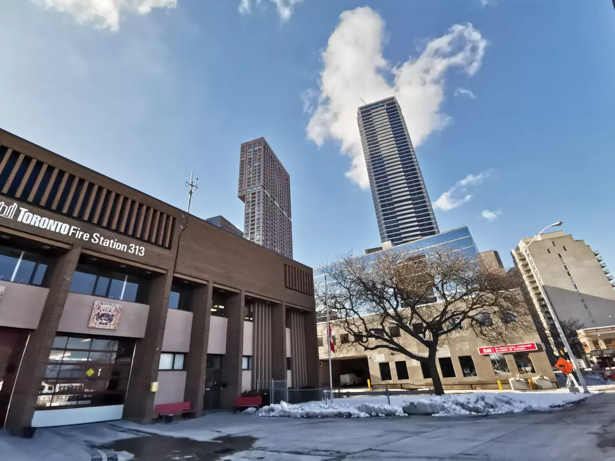 Toronto C08, ON M4W 0B4,395 Bloor ST E #5101