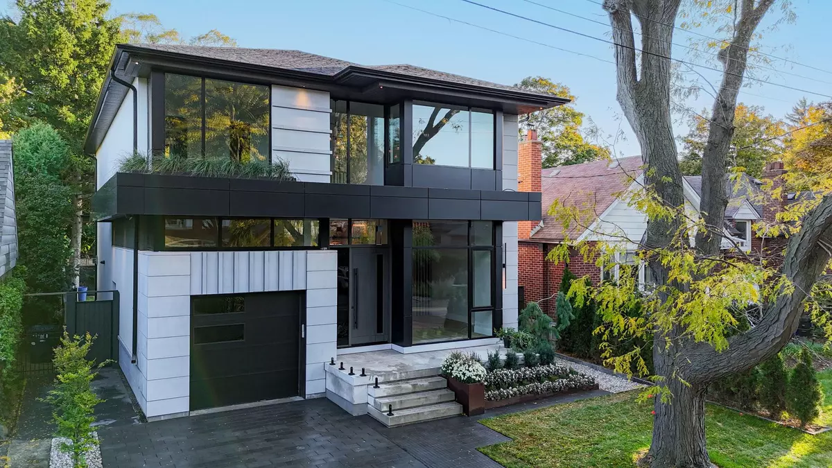 Toronto W07, ON M8Y 2N1,29 Edgemore DR