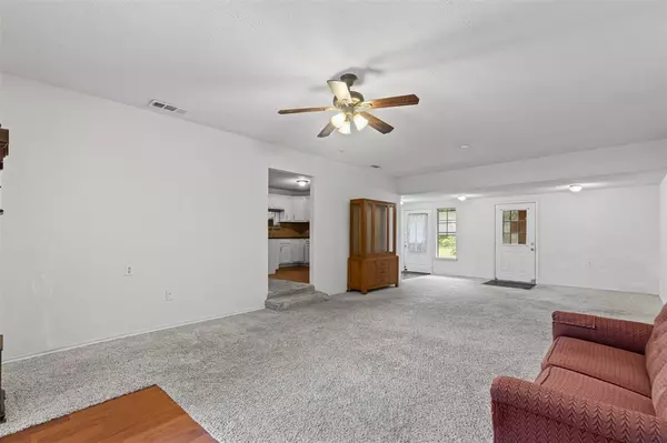Benbrook, TX 76126,504 Cozby Street N