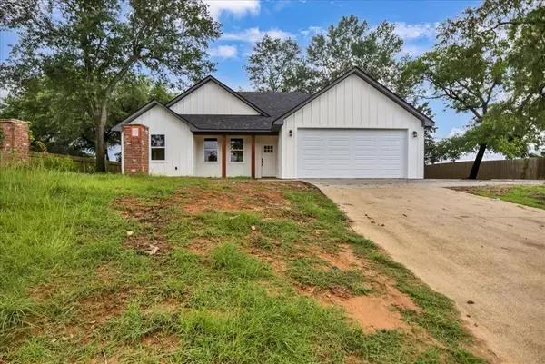 Whitehouse, TX 75791,1002 E Main