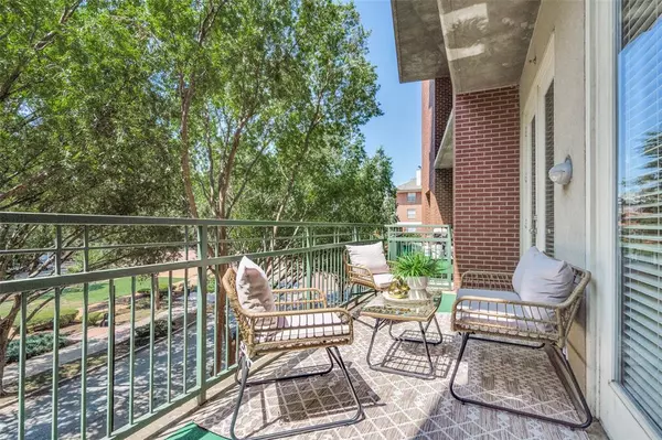 Addison, TX 75001,5055 Addison Circle #420