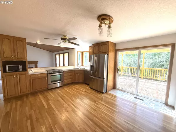 Klamath Falls, OR 97601,1990 ARLINGTON DR