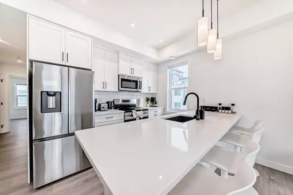 Calgary, AB T3H 6H5,2117 81 ST SW #129