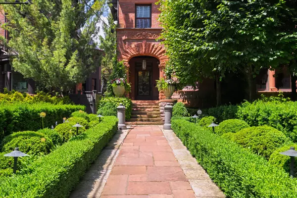 Toronto C09, ON M4W 1N3,20 Elm AVE