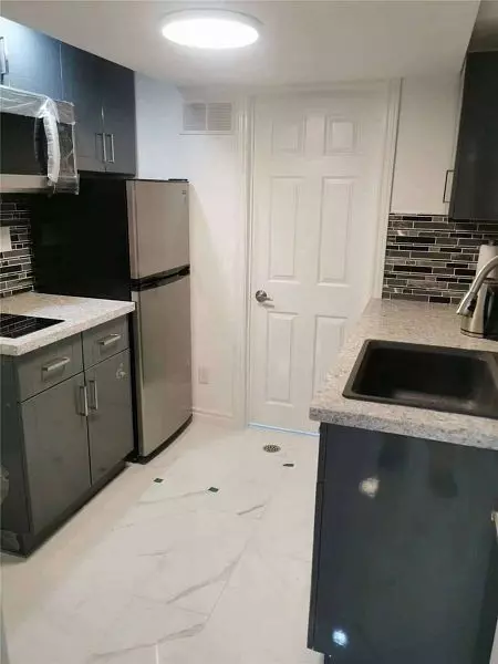 Toronto C14, ON M2N 3H5,328 Spring Garden AVE